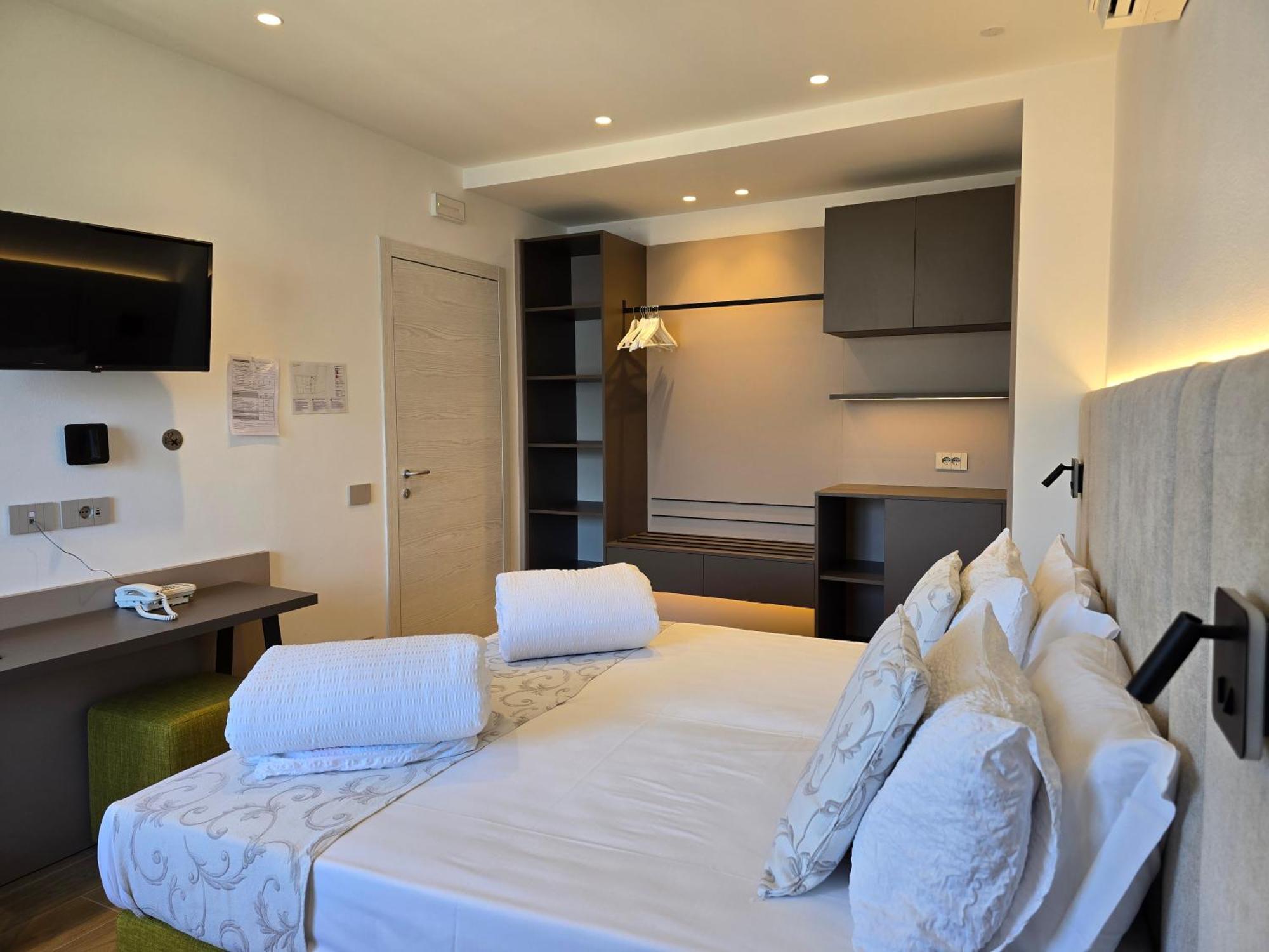 Hotel Pace เบรนโซเน ซูล การ์ดา ภายนอก รูปภาพ
